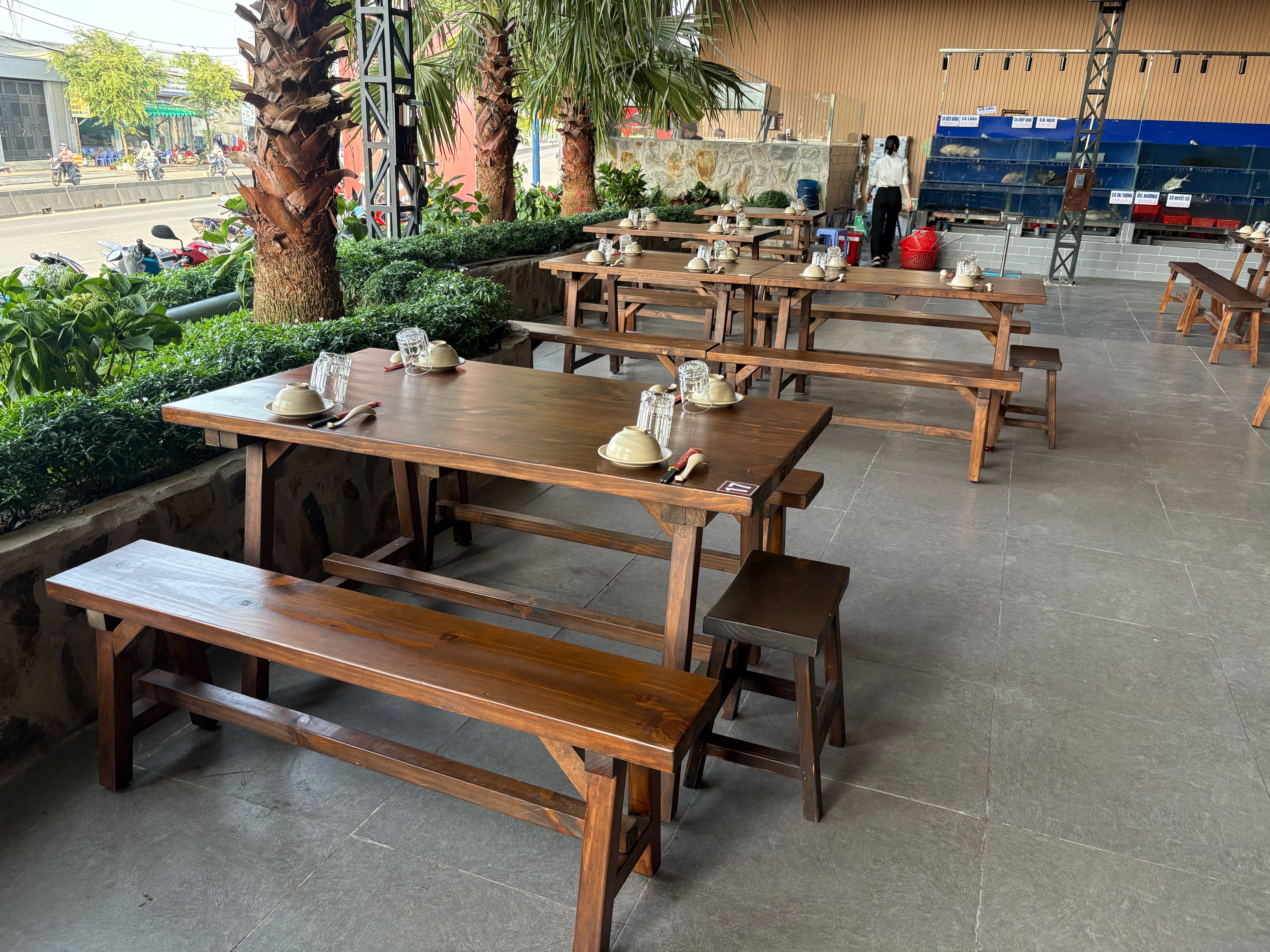 Bộ Bàn 2 Băng Ghế Gỗ Thông Tự Nhiên 1m4 Cho Quán Ăn – Giá Xưởng